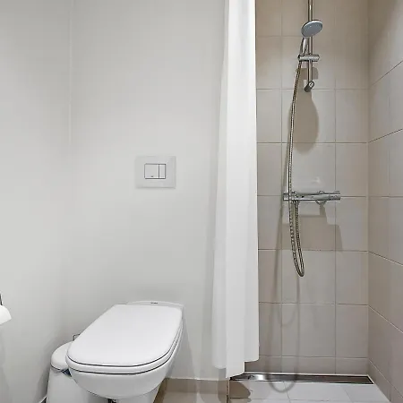 Sanders Arena - Inviting Two Bedroom Close To Metro Station